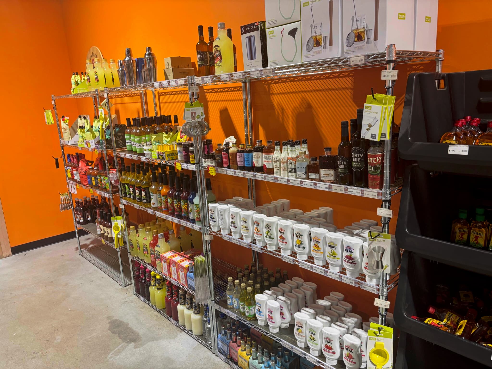 Mixers and cocktail accessories